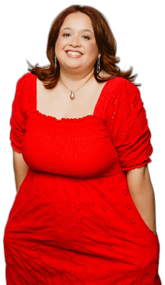 Natti McLean sonriendo, lista para ayudarte